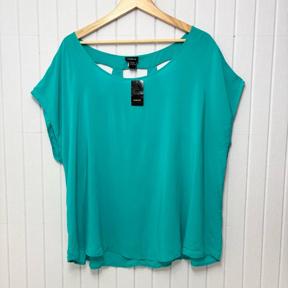 torrid Teal Short Sleeve Keyhole-Back Blouse Size 2